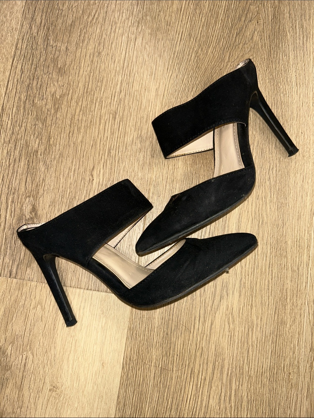 Classic Black Pointed-Toe High Heel Pumps